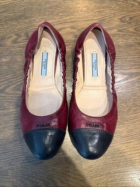 Prada Burgundy and Black Leather Cap-Toe Ballet Flats sz37